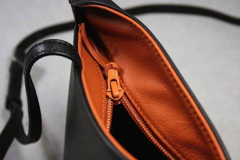 Wave / Small  Ledertasche - Olbrish b - Bild: A6