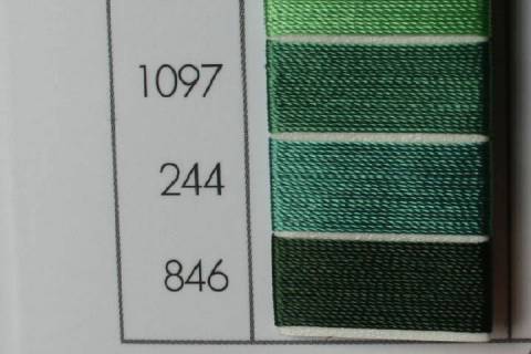 Garne - Faeden - Zwirne 400 - 5.000 - Bild: Farbe-Mittelgruen-244