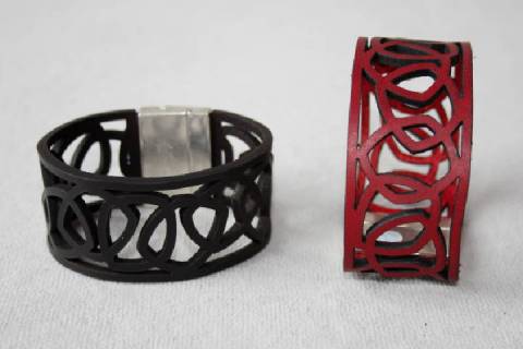 Lederarmbänder - Lederarmband MU 1 - Bild: -dunkelrot-schwarz
