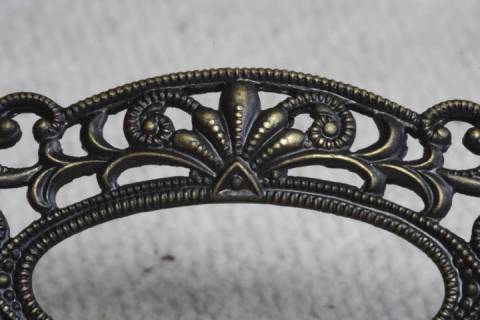 Oval Schnörkel Verzietungen Altmessing 4052 - Bild: A1