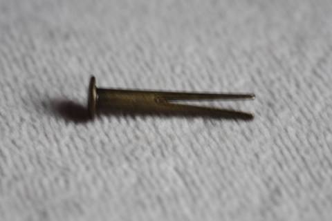 100 Biegenieten - Spaltnieten 3/22 Altmessing 293 - Bild: A2