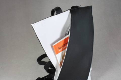 Generation X - Lederrucksack Schwarz  / Weiss - Picture: A3