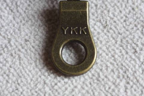YKK Reißverschluss - Schieber Altmessing 5 mm - Bild: A3