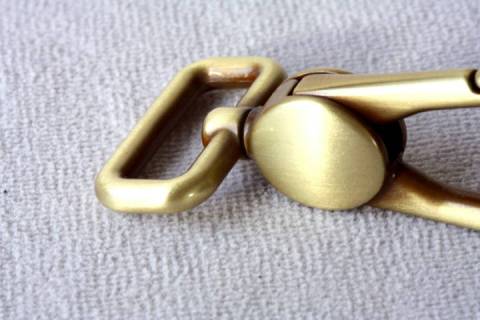 Karabinerhaken - 25 mm - Altmessing - 356 - Picture: A3