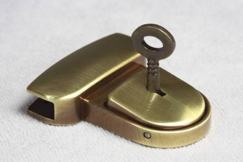 Rucksackverschlüsse - Taschenschlösser - Altmessing 122 - Picture: a4