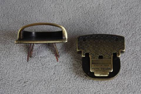 Taschenverschlüsse Altmessing 249 - Bild: A2